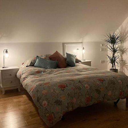 The Hideaway - Village Retreat With Woodland Views Smeeth Extérieur photo